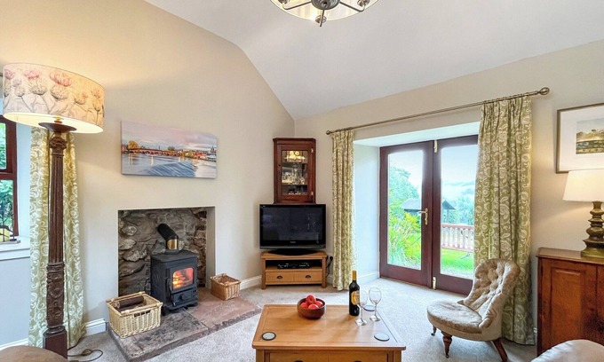 Dunscore Cottage | 1 bedroom accommodation in Newtonairds, near Dumfries