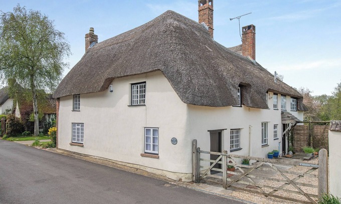 Holworth Cottage | 1 bedroom accommodation in Briantspuddle, near Wareham