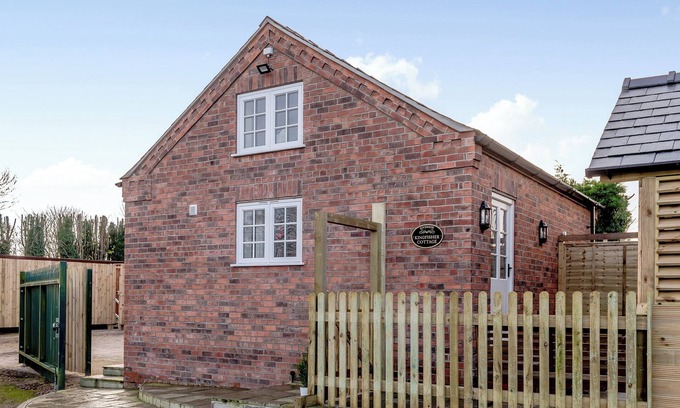 Wainfleet All Saints Cottage | 1 bedroom accommodation in Wainfleet St. Mary, near Skegness