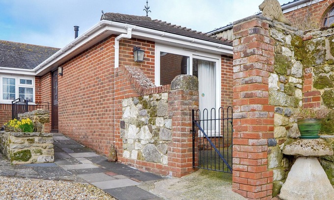 Apse Heath Cottage | 1 bedroom accommodation in Apse Heath, near Shanklin