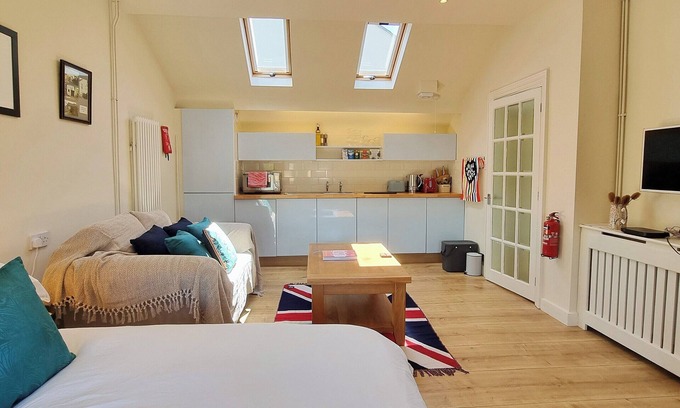 Peasedown Saint John Cottage | 1 bedroom accommodation in Carlingcott, near Bath