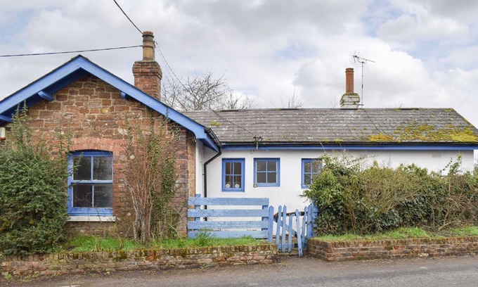 Appledore Cottage | 1 bedroom accommodation in Appledore, near Ashford