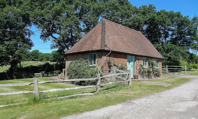 Rye Cottage | 1 bedroom accommodation in Brede, near Rye