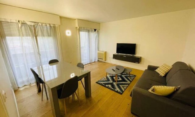 Neuilly-sur-Seine Apartment | 1 Bedroom Apartment in Neuilly-sur-Seine