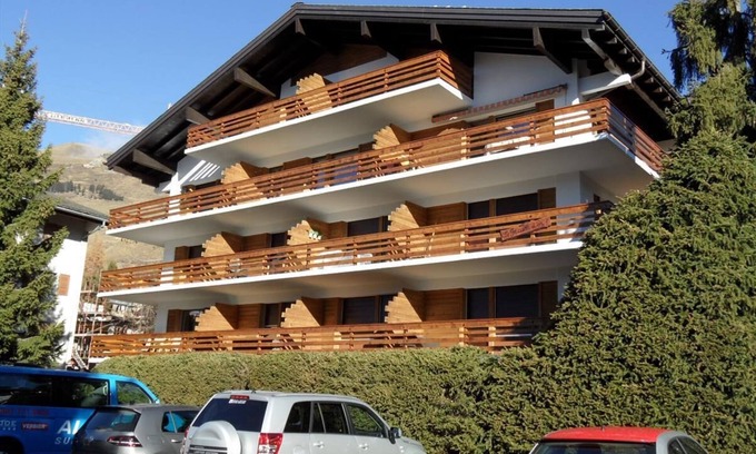 Verbier Apartment | 1 Bedroom apartment * - 2nd – quiet area - close to the centre, shops and bus stop – sunny balcon