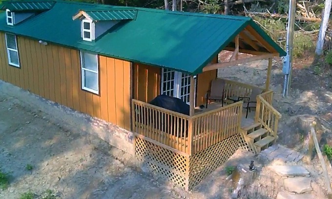 Whitley City Cabin | 1-bedroom cabin 5 miles from Cumberland Falls and Daniel Boone National Forest
