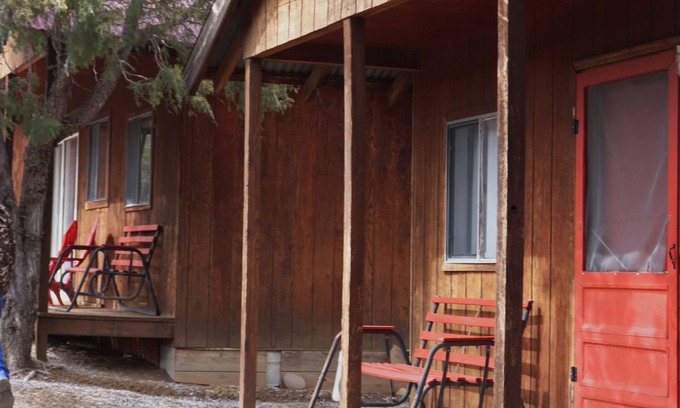 Rutheron Cabin | 1 Bedroom Cabin w/views El Vado!