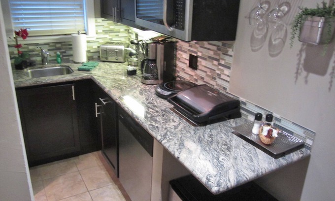 Lakeside Park House | 1 Bedroom Condo Style 2nt min by Heavenly Village & Gondola. Also have 1nt rates