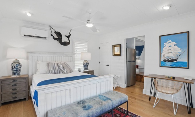 Old Naples Cottage | 1-bedroom cottage just a short walk to Naples Beach and Fifth Avenue South