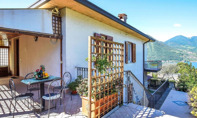 Sensole Apartment | 1 bedroom cozy apartment in Monte Isola
