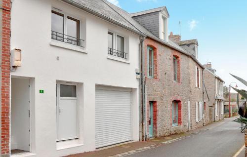 Carolles Apartment | 1 Bedroom Cozy Apartment In Carolles