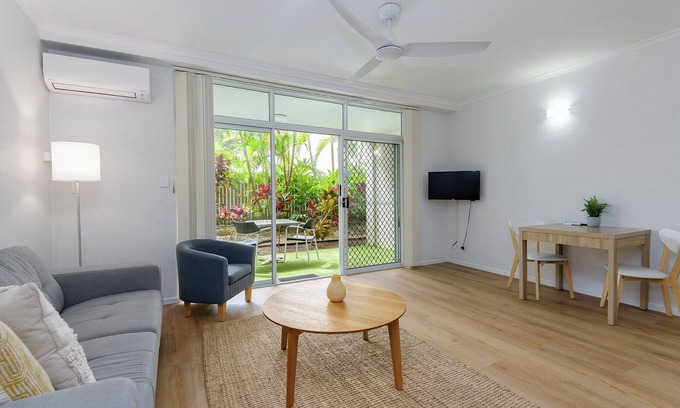 Port Douglas Apartment | 1 Bedroom ground floor apartment at Palm Villas