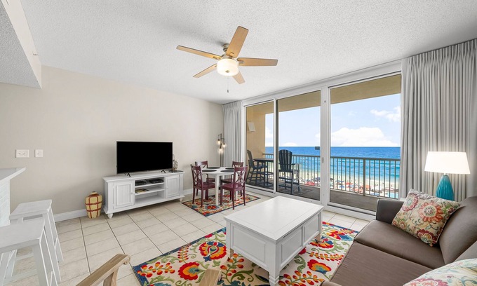 Long Beach Condo | 1 Bedroom in Majestic Beach Resort - Low floor, Spacious and bright and beautifully decorated!