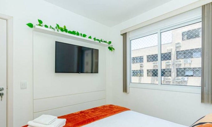 Reboucas Apartment | 1 Bedroom + Living Room, well located with Garage and AR.
