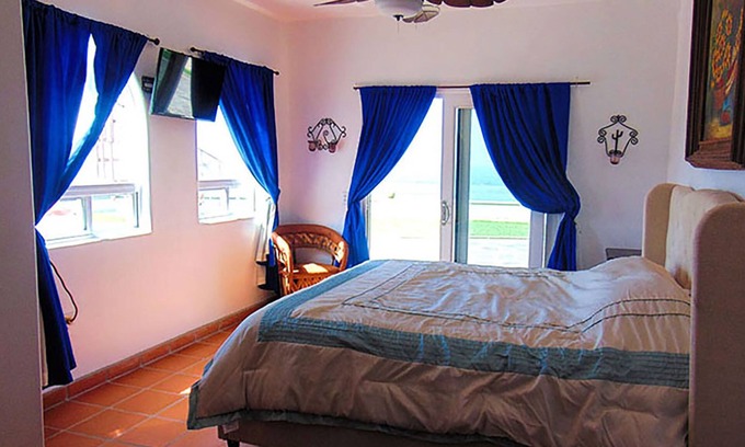 Playas de Rosarito Apartment | 1 bedroom ocean Ocean Front view - Pool and Jacuzzi