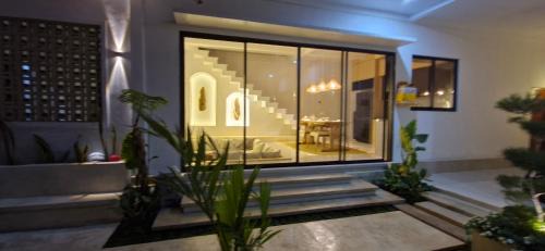 Mendoyo Villa | 1 Bedroom Private Villa with Kitchen