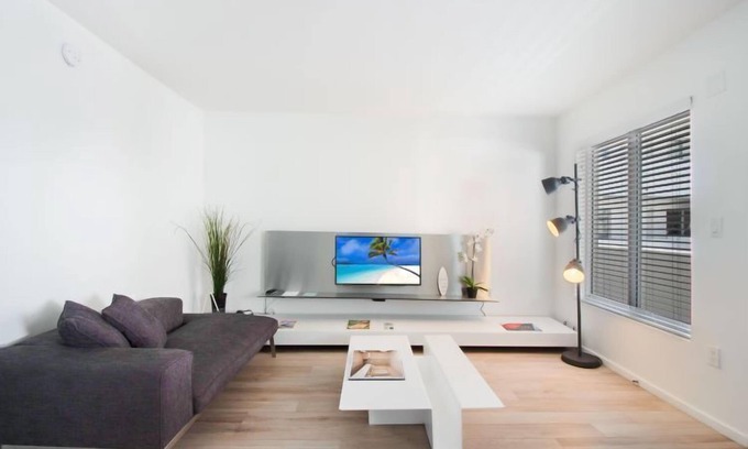 Key Biscayne Apartment | 1 Bedroom Queen Size Apartment