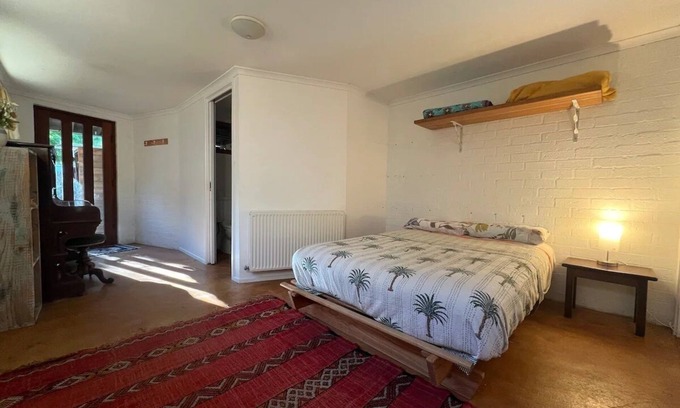 Weston Apartment | 1 bedroom studio with private bathroom and parking