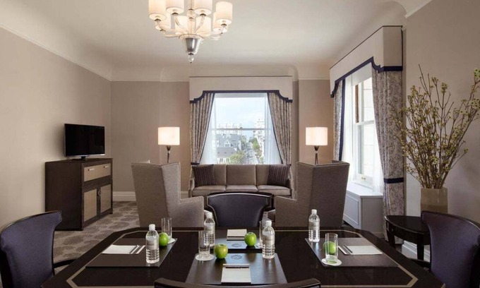 Nob Hill House | 1-Bedroom Suite at a 5⭐️ Hotel