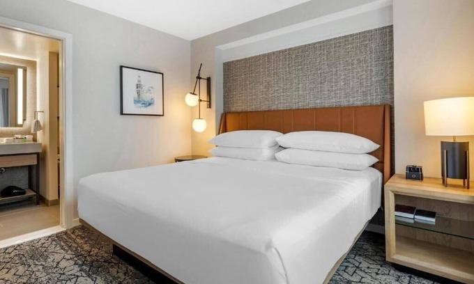 Old Town North Apartment | 1 Bedroom Suite Near Harris Teeter Pharmacy WDC