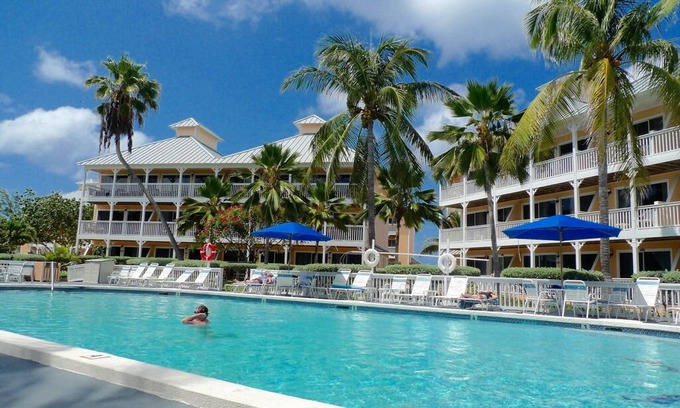 Colliers Bay Condo | 1 Bedroom Suite poolside apartment