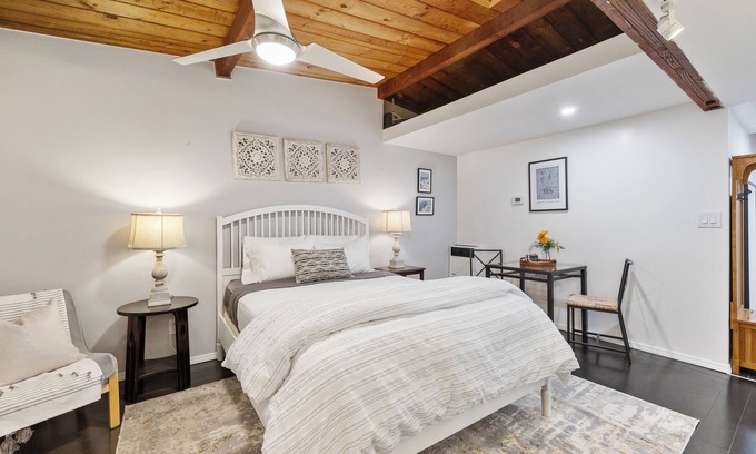 Pinole House | 1-bedroom vacation studio just 15 minutes from San Francisco Bay