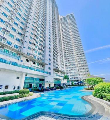 Legazpi Village Apartment | 1 Bedroom with Living Room Condotel The Beacon Makati