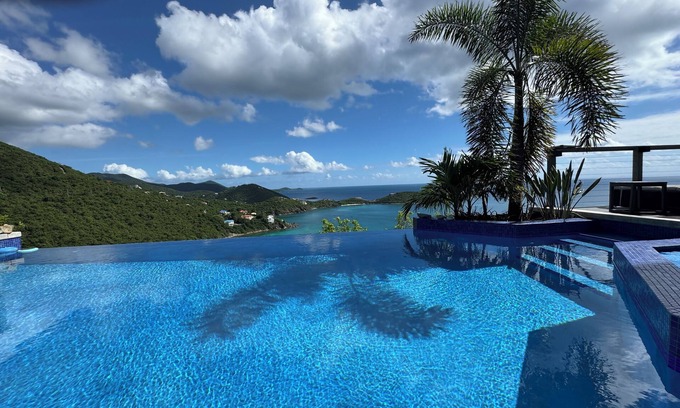 Monte Apartment | 1 Bedroom with private pool and spectacular view