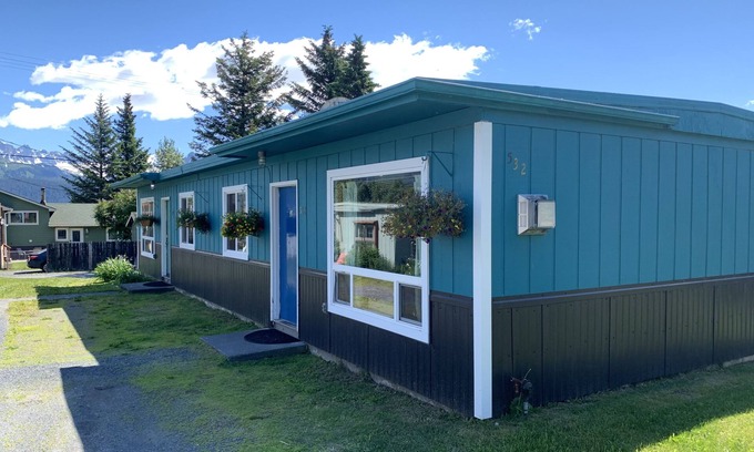 Seward House | 1 Block From The Beach!