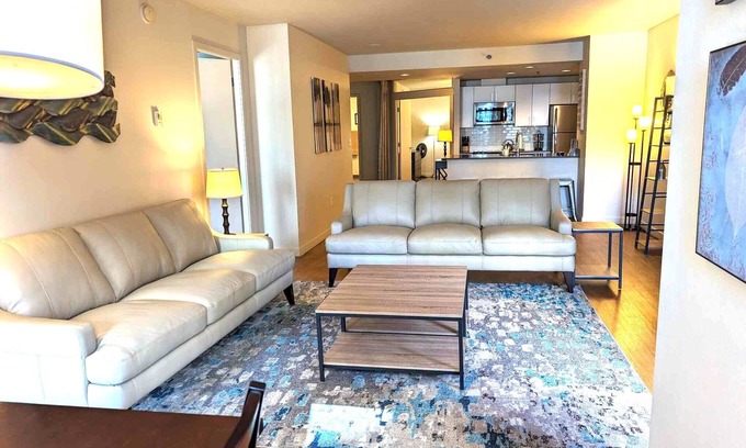 Downtown Seattle Apartment | 1 Block to Pike Pl Market ~ View Balcony ~ Best Location in Seattle - HUGE unit!