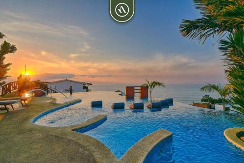 Romantic Zone Apartment | 1 BR Condo - Amazing Sunsets Froom the Roof - Pool