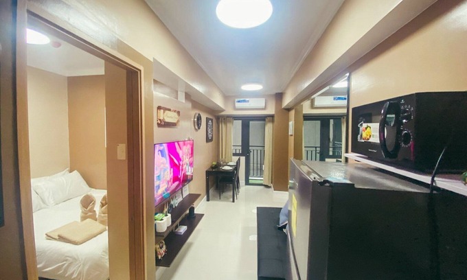 Barangay 76 Condo | 1 BR Fully Furnished Condo across MOA with Pool and Parking - Shore 3, Unit 1145