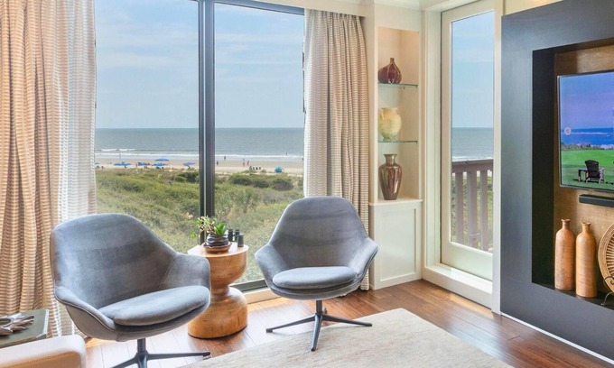 West Beach Village Villa | 1 BR Sweeping Ocean Views! Love Kiawah? Love your Accommodations too!
