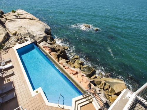 Nelly Bay Apartment | 1 Bright Point Apartment 5301
