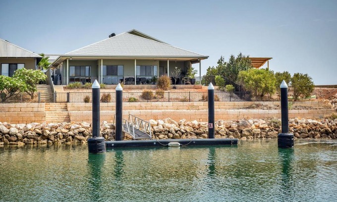 Exmouth House | 1 Kestrel Place - Jetty