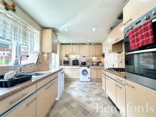 Dagenham Apartment | 1 Luxury & Stylish Studio Flat