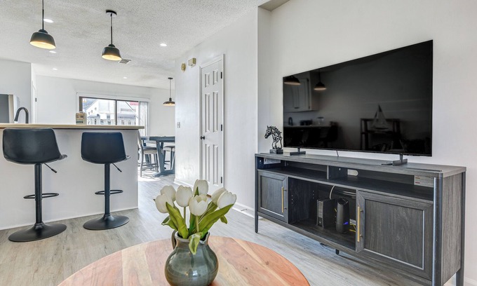 North Myrtle Beach Apartment | 1 Mi to Beach: Cozy Grand Strand Townhome!
