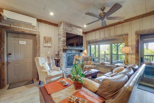 Beech Mountain Apartment | 1 Mi to Beech Mtn Cabin with Fire Pit and BBQ!
