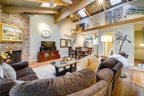Incline Village Apartment | 1 Mi to Diamond Peak Ski Resort Condo with Pool