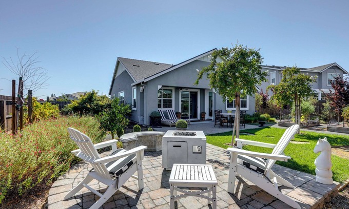 Winters House | 1 Mi to Dtwn Winters: Home w/Fire Pit & Patio!