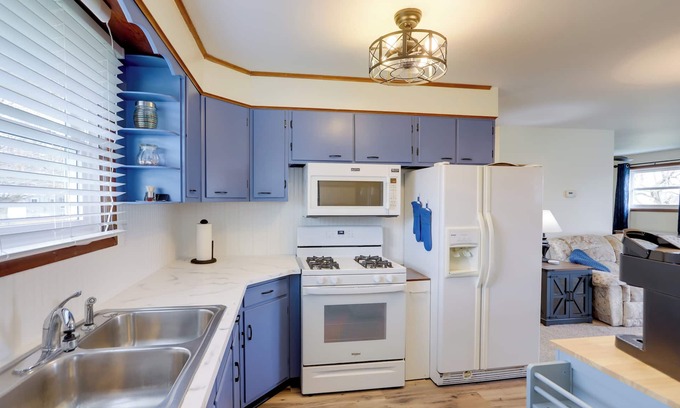 Bellevue House | < 1 Mi to Historic Downtown: Bellevue Hideaway!