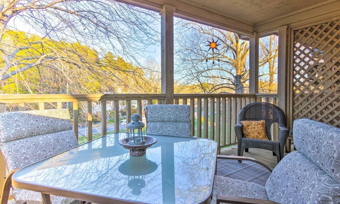 Lake Lure Apartment | 1 Mi to Lake Lure: Studio w/Resort Amenities