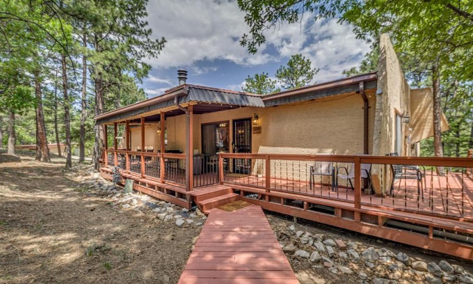 Alto Apartment | 1 Mi to Ski Slopes Alto Escape with Game Room!