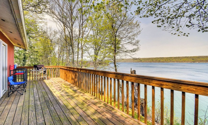 Trumansburg Cottage | < 1 Mi to State Park: Trumansburg Cottage w/Deck!