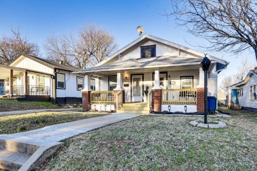 Tulsa House | 1 Mi to Tulsa Arts District Updated Home with Deck!