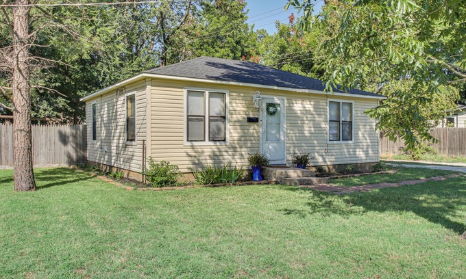 Norman Cottage | ~ 1 Mi to University of Oklahoma: Norman Cottage