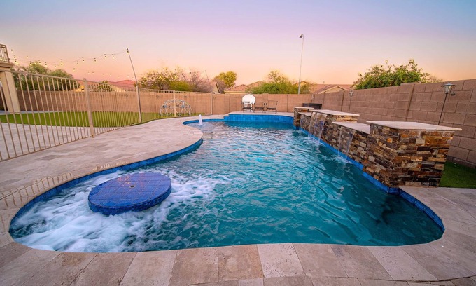 Terracita House | 1 mile from Cardinals (State Farm) Stadium & Desert Diamond Arena