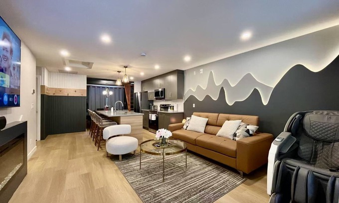 Harvie Heights Condo | 1 Min to Banff Gate Booth |Mountain Views, Loft Net, Kids’ Wall & Design Touches