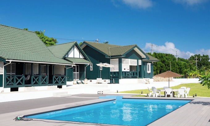 Miyara Apartment | 1 minute to the beach Outdoor pool free car rent/Ishigaki Okinawa