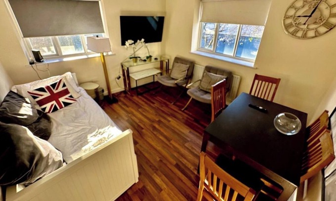 Euston Apartment | 1 minute walk to Euston Station